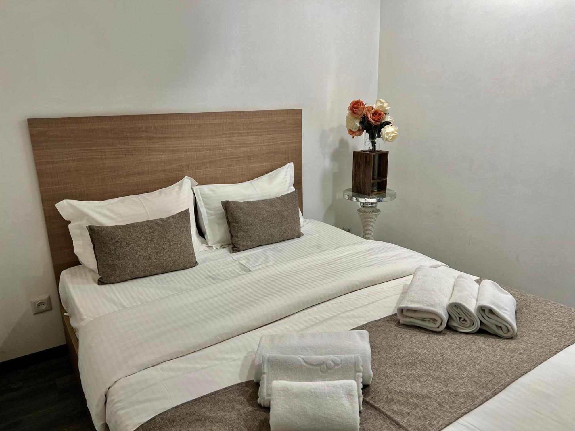 Yvn Tumanyan Apart-Hotel Erévan Extérieur photo