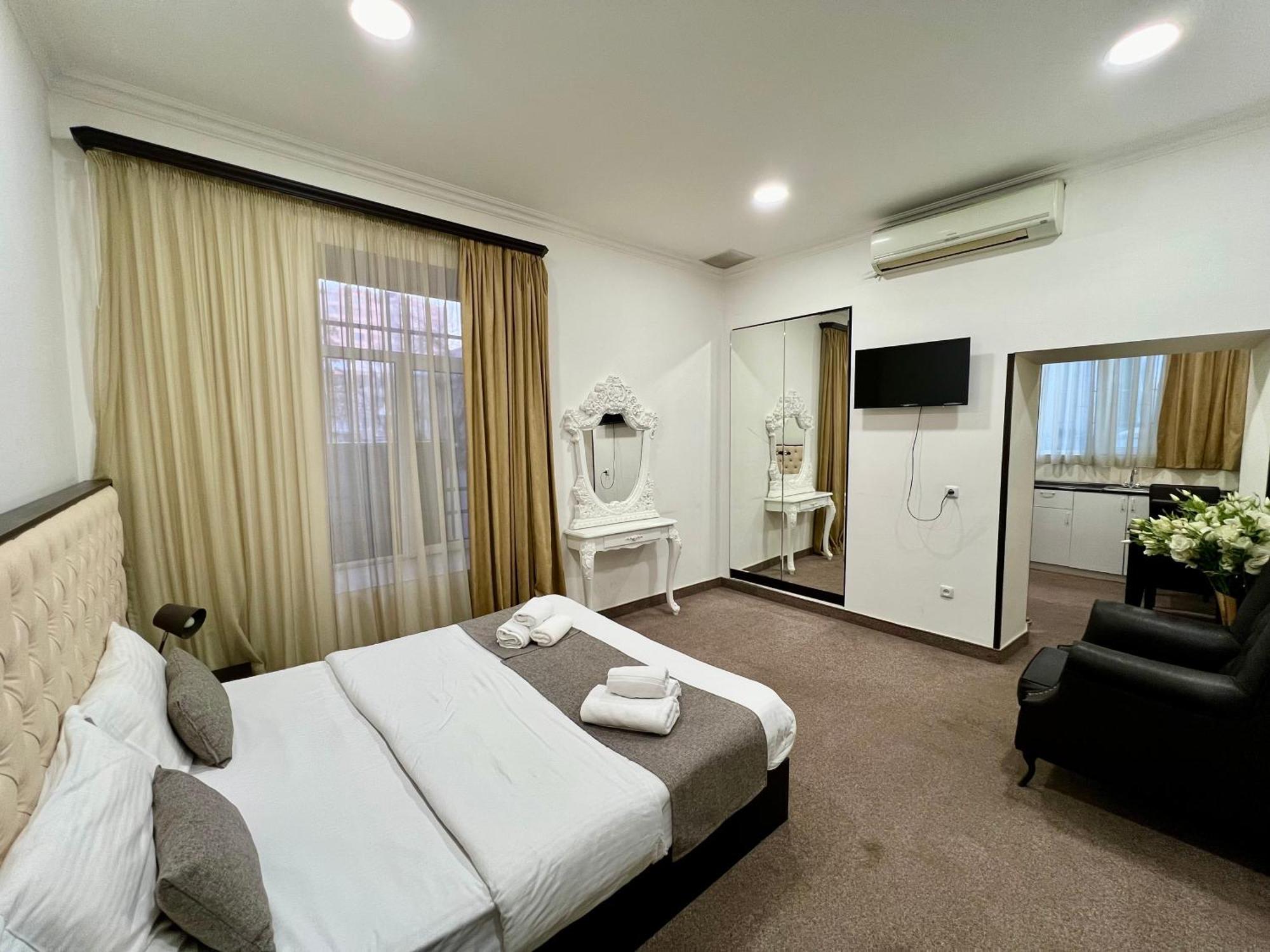 Yvn Tumanyan Apart-Hotel Erévan Extérieur photo